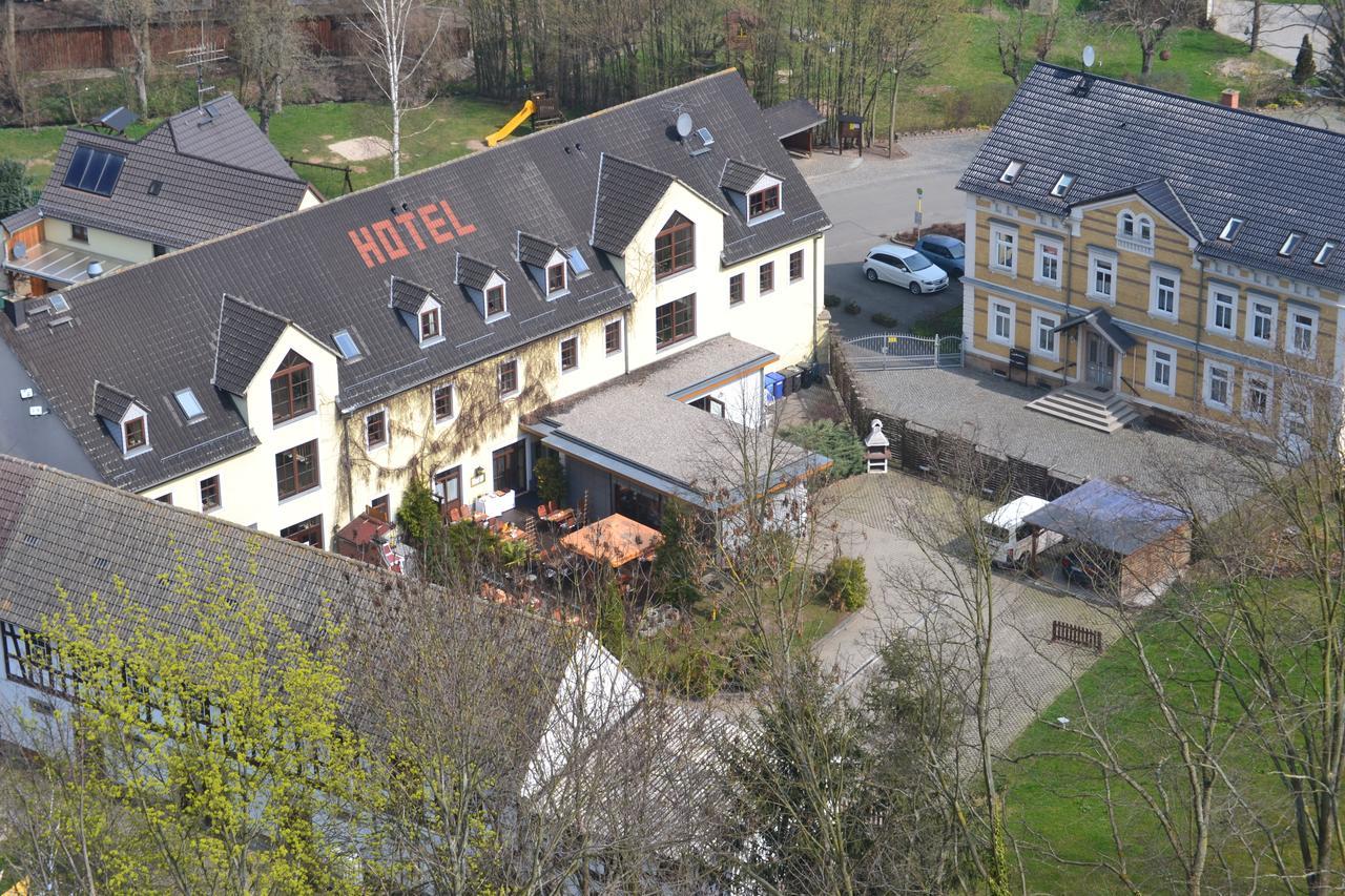 Elegant-Hotel Zur Burg Posterstein Exterior foto